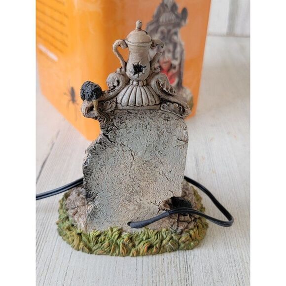 Dept 56 4020271 cursed Fountain Halloween Village accessories - Picture 6 of 9